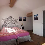 Very With On A Domain With Heated Pool * Roussines