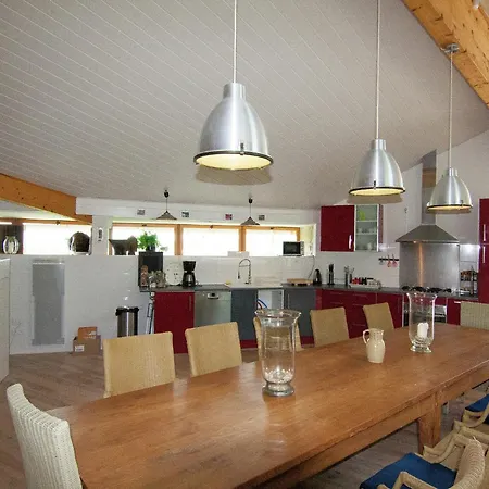 Very With On A Domain With Heated Pool Hébergement de vacances Roussines