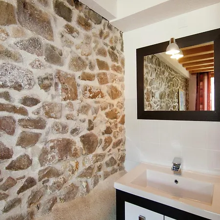 Nyaraló Very With On A Domain With Heated Pool Roussines