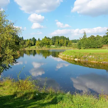 Very With On A Domain With Heated Pool Hébergement de vacances *