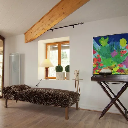 Very With On A Domain With Heated Pool Hébergement de vacances Roussines