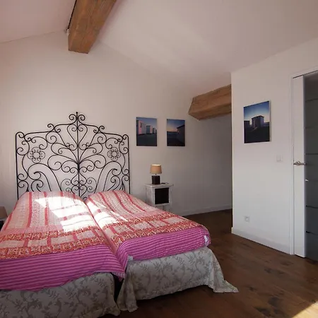 Very With On A Domain With Heated Pool * Roussines