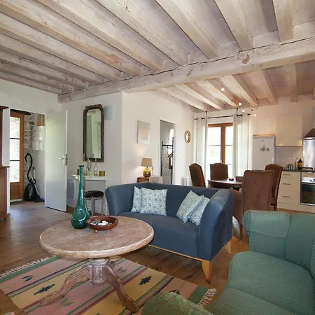 Very With On A Domain With Heated Pool Roussines