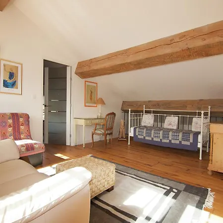 Hébergement de vacances Very With On A Domain With Heated Pool