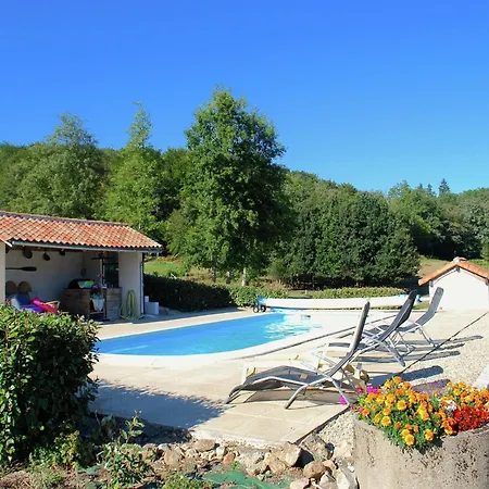 Very With On A Domain With Heated Pool * Roussines