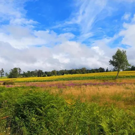 Сasa de vacaciones Very With On A Domain With Heated Pool *