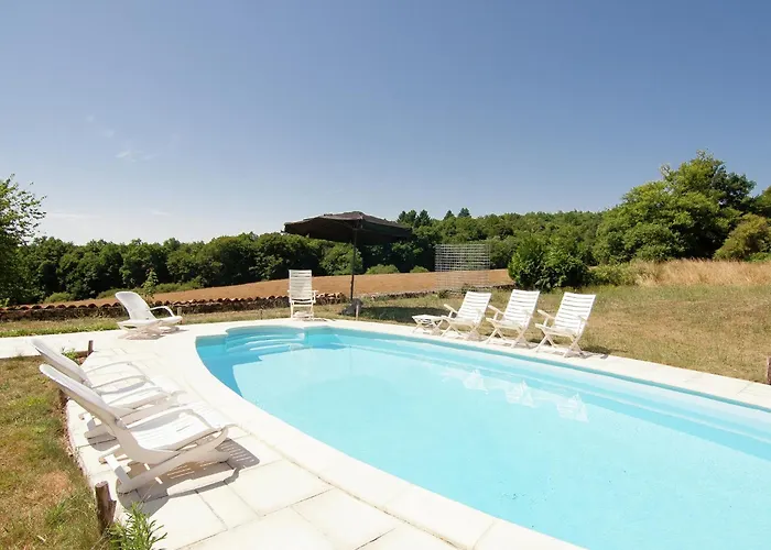 Сasa de vacaciones Very With On A Domain With Heated Pool *