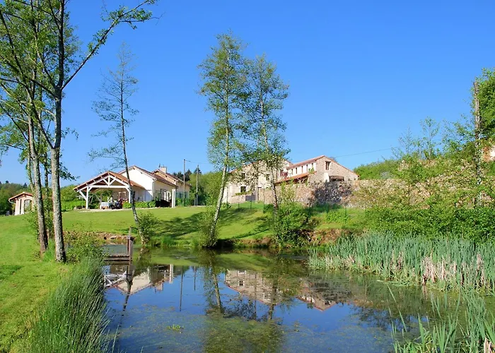 Very With On A Domain With Heated Pool Roussines