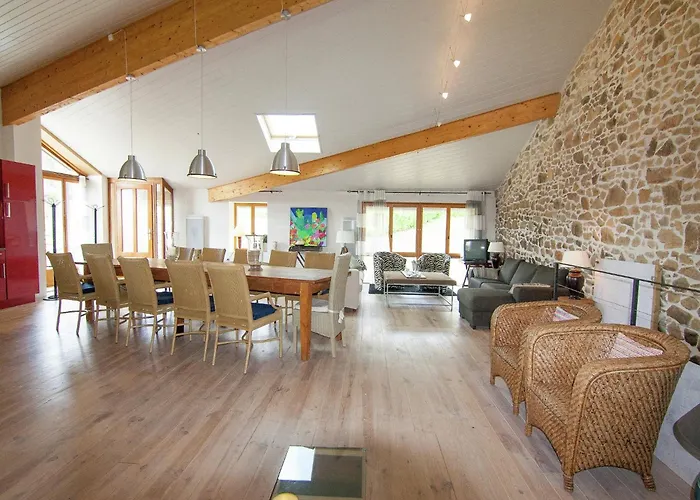 Very With On A Domain With Heated Pool Сasa de vacaciones *